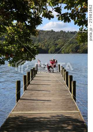 Relaxing Lake Windermere - Lake District - England 25981662