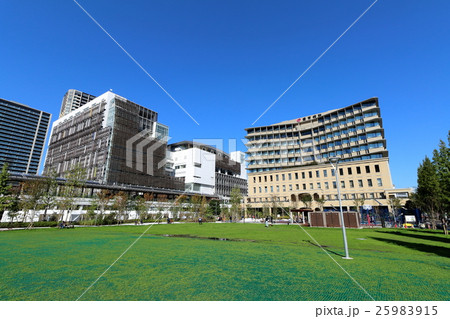 再開発された東京都港区芝浦の街並み 25983915