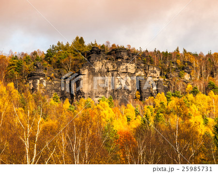 Sandstone rock formation in the middle of autumn Sandstone rock formation in the middle of autumn 25985731