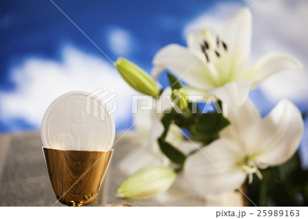 Eucharist symbol of bread and wine Eucharist symbol of bread and wine 25989163