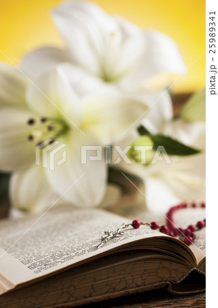 Bible, Eucharist,sacrament of communion background 25989341