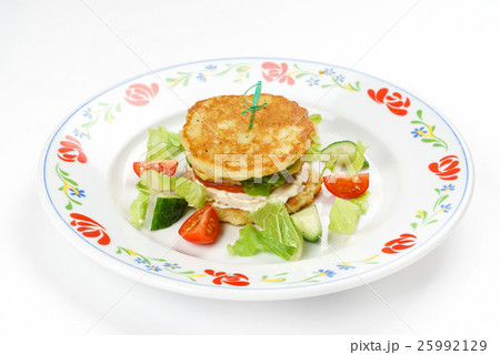 potato pancakes with meat 25992129