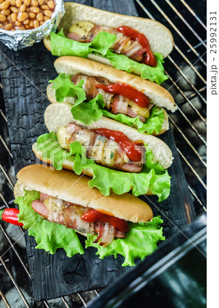 hot dog with grilled sausages 25992131