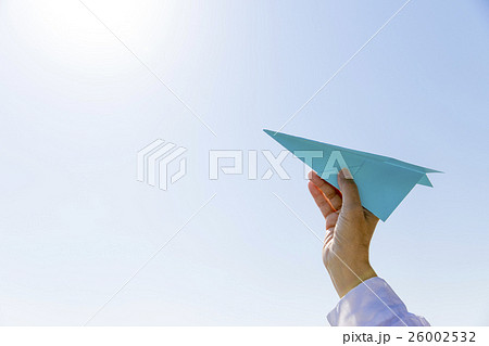 青い紙飛行機 26002532