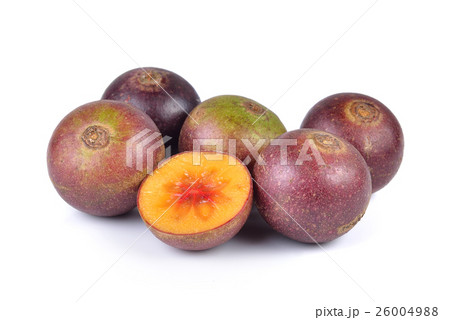 Flacourtia fruit on white background 26004988