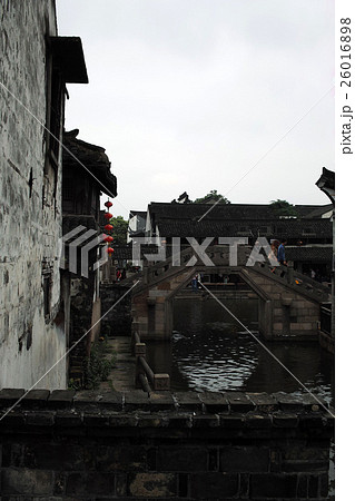 中国 西塘の橋のある風景 26016898