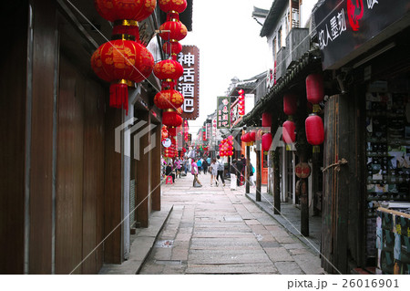 中国 西塘の中華提灯がある風景 中国 西塘の中華提灯がある風景 26016901
