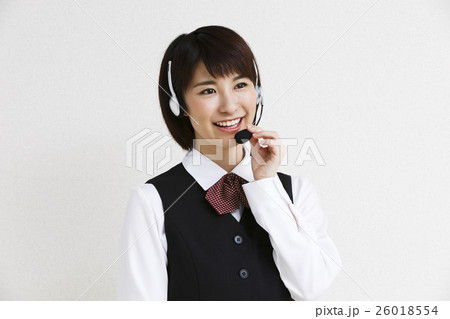 オペレーター コールセンター 女性 テレフォンアポインター 制服 ビジネスの写真素材
