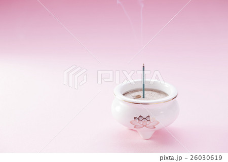 香炉とお線香 26030619