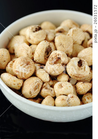 トウモロコシのポン菓子 トウモロコシのポン菓子 26031572