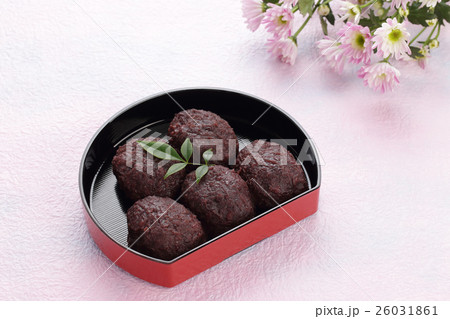 ぼた餅(おはぎ) 春のお彼岸イメージ ぼた餅(おはぎ) 春のお彼岸イメージ 26031861