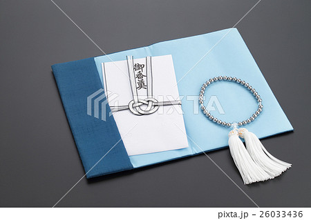 香典と数珠（葬式） 26033436