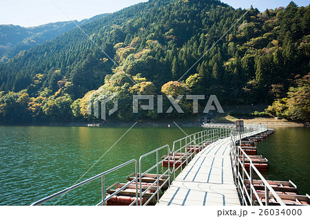 奥多摩湖 ドラム缶橋 横 奥多摩湖 ドラム缶橋 横 26034000