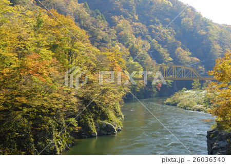 紅葉した赤芝峡の写真素材