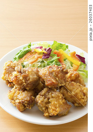 鶏の唐揚げ 鶏の唐揚げ 26037403