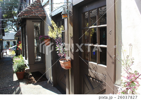 芸術が家多く住み80のギャラリーがある人口4000人の小さな町カーメル(カリフォルニア)の町並み 芸術が家多く住み80のギャラリーがある人口4000人の小さな町カーメル(カリフォルニア)の町並み 26037827