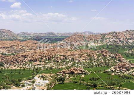 マタンガの丘よりハンピ古代遺跡群 26037993