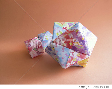 折り紙 くす玉と風船の写真素材