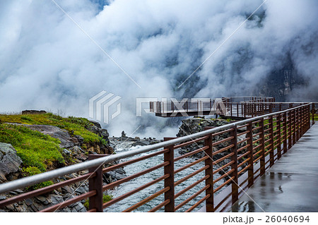 Troll road lookout 26040694