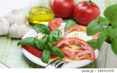 カプレーゼ 26041450