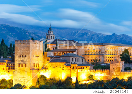 Alhambra at sunset in Granada, Andalusia, Spain Alhambra at sunset in Granada, Andalusia, Spain 26042145