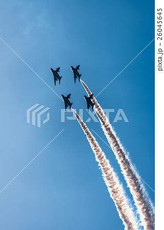 快晴を翔ぶブルーインパルス 快晴を翔ぶブルーインパルス 26045645
