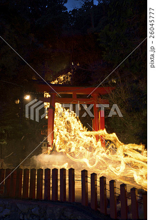 お灯祭　新宮　神倉神社　山は火の滝、下り竜 26045777