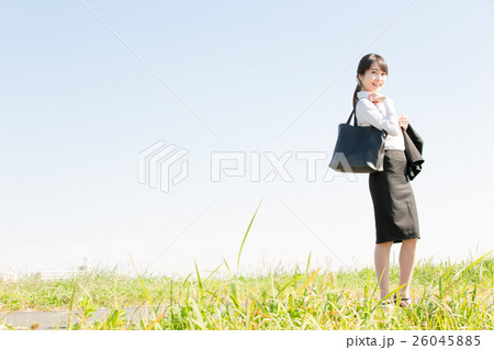 ビジネス女性 屋外 ビジネス女性 屋外 26045885
