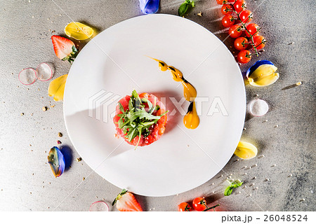 salmon tartare 26048524