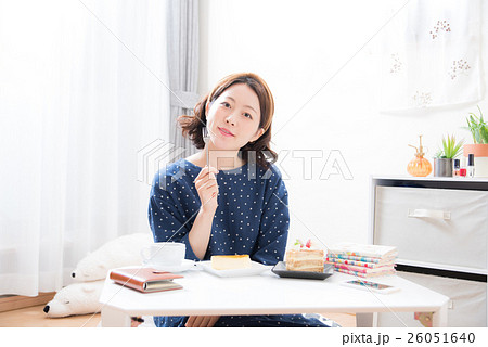 ケーキ 女性 ケーキ 女性 26051640