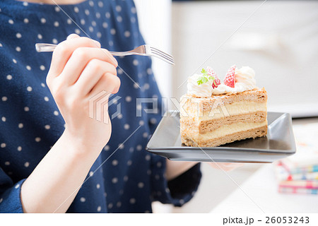 ケーキ　女性 26053243