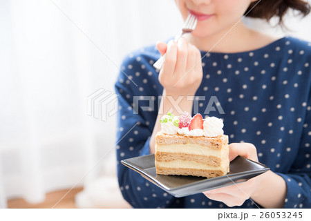 ケーキ　女性 26053245