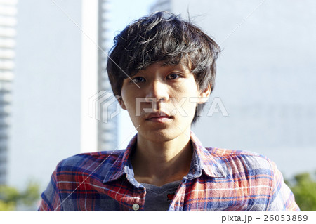 男性　ポートレート 26053889