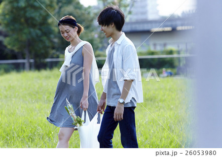 同棲　買い物イメージ 26053980