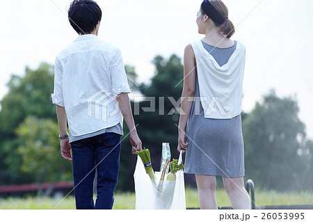 同棲　買い物イメージ 26053995