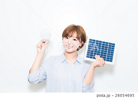 電気について考える女性 電気について考える女性 26054695