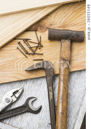 大工道具（トンカチ、レンチ、プライヤー、釘） 26055148