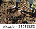 畑仕事・スコップを使う動作 26056853