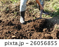 畑仕事・スコップを使う動作 26056855