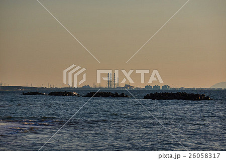 新潟県　日本海の蜃気楼 26058317