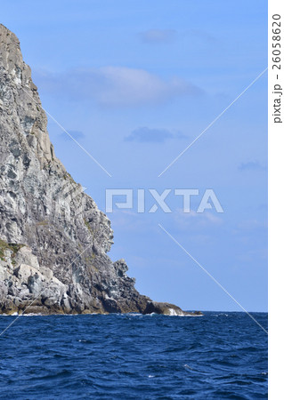 沖ノ島東側断崖アップ 沖ノ島東側断崖アップ 26058620