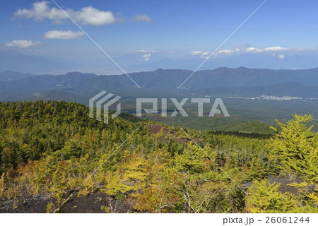 御庭・富士山の紅葉（山梨県） 26061244