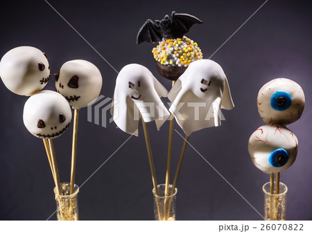 funny cake pops for Halloween 26070822