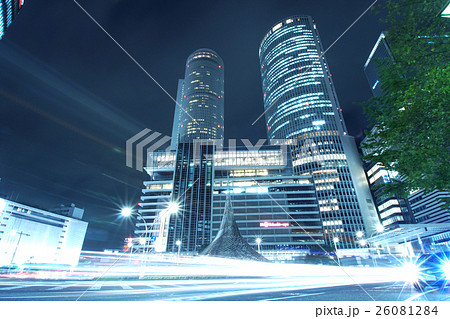 名古屋駅界隈ーツインタワービルとロータリーのモニュメント「飛翔」2016年11月 名古屋駅界隈ーツインタワービルとロータリーのモニュメント「飛翔」2016年11月 26081284