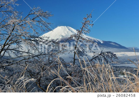 雨氷と富士 26082458