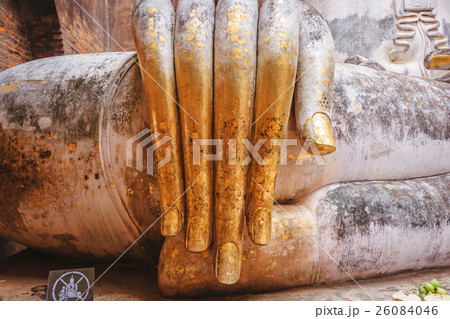 Hand of Buddha Statue(Phra achana) in Wat SriChum Hand of Buddha Statue(Phra achana) in Wat SriChum 26084046