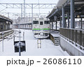 函館駅　雪の中の鉄道 26086110