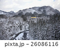 雪の中の鉄道 26086116