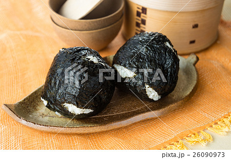 おにぎり　おむすび　まん丸　球体 26090973