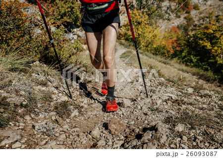 closeup feet  runner athlete 26093087